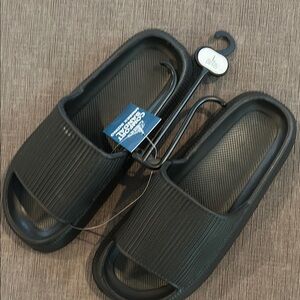 Mens Black Slides Flip flops L (9/10) NWT